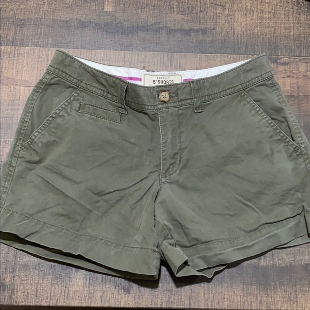 Old navy perfect 5” shorts